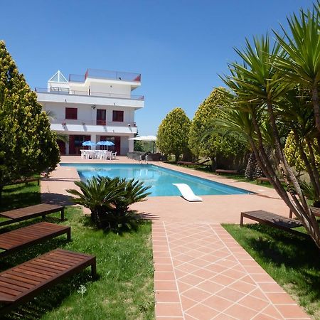 B&B Diamante Nissoria Bagian luar foto