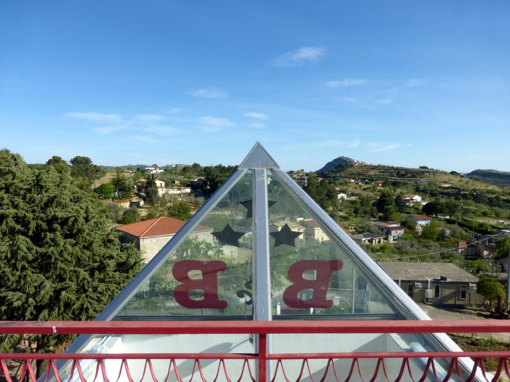 B&B Diamante Nissoria Bagian luar foto
