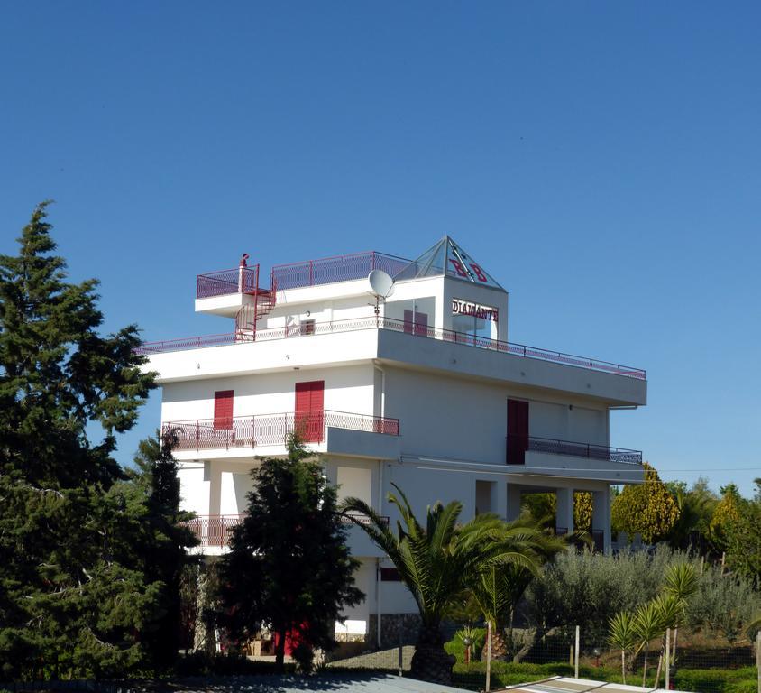 B&B Diamante Nissoria Bagian luar foto