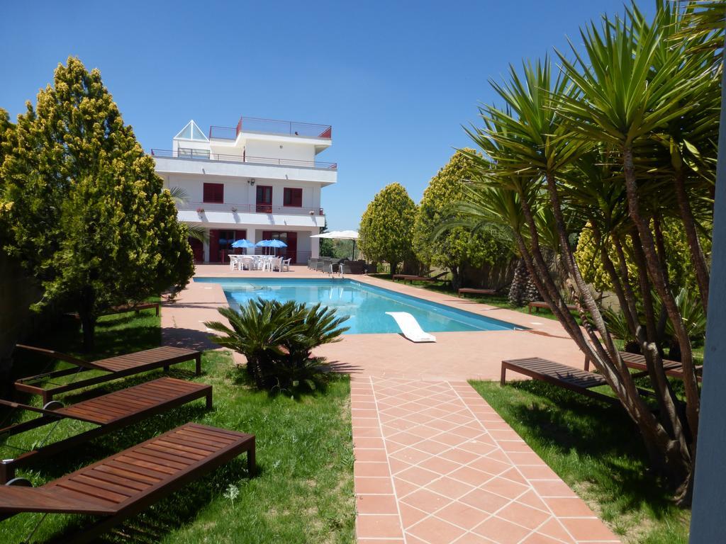 B&B Diamante Nissoria Bagian luar foto