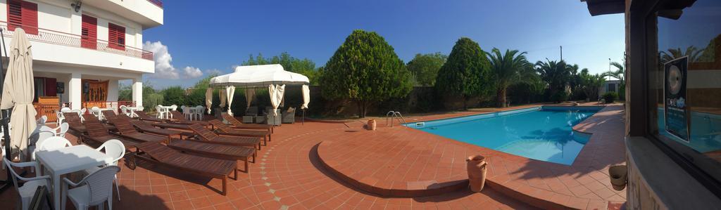 B&B Diamante Nissoria Bagian luar foto