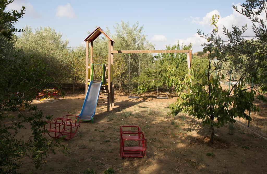 B&B Diamante Nissoria Bagian luar foto