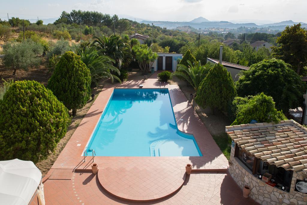 B&B Diamante Nissoria Bagian luar foto